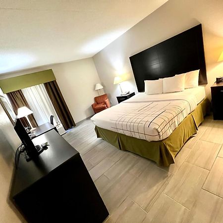 La Quinta By Wyndham Salina Hotel Ngoại thất bức ảnh