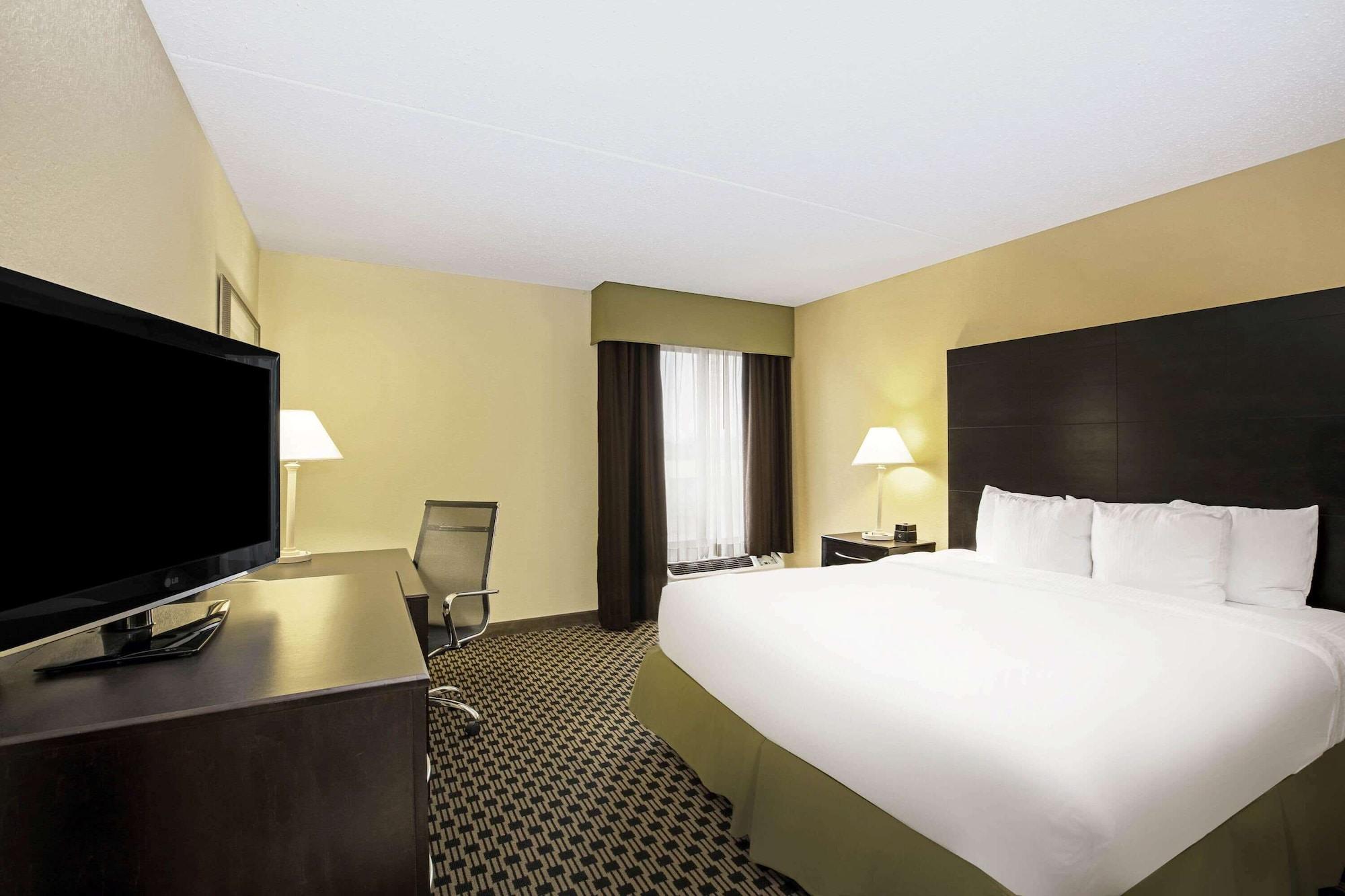 La Quinta By Wyndham Salina Hotel Ngoại thất bức ảnh