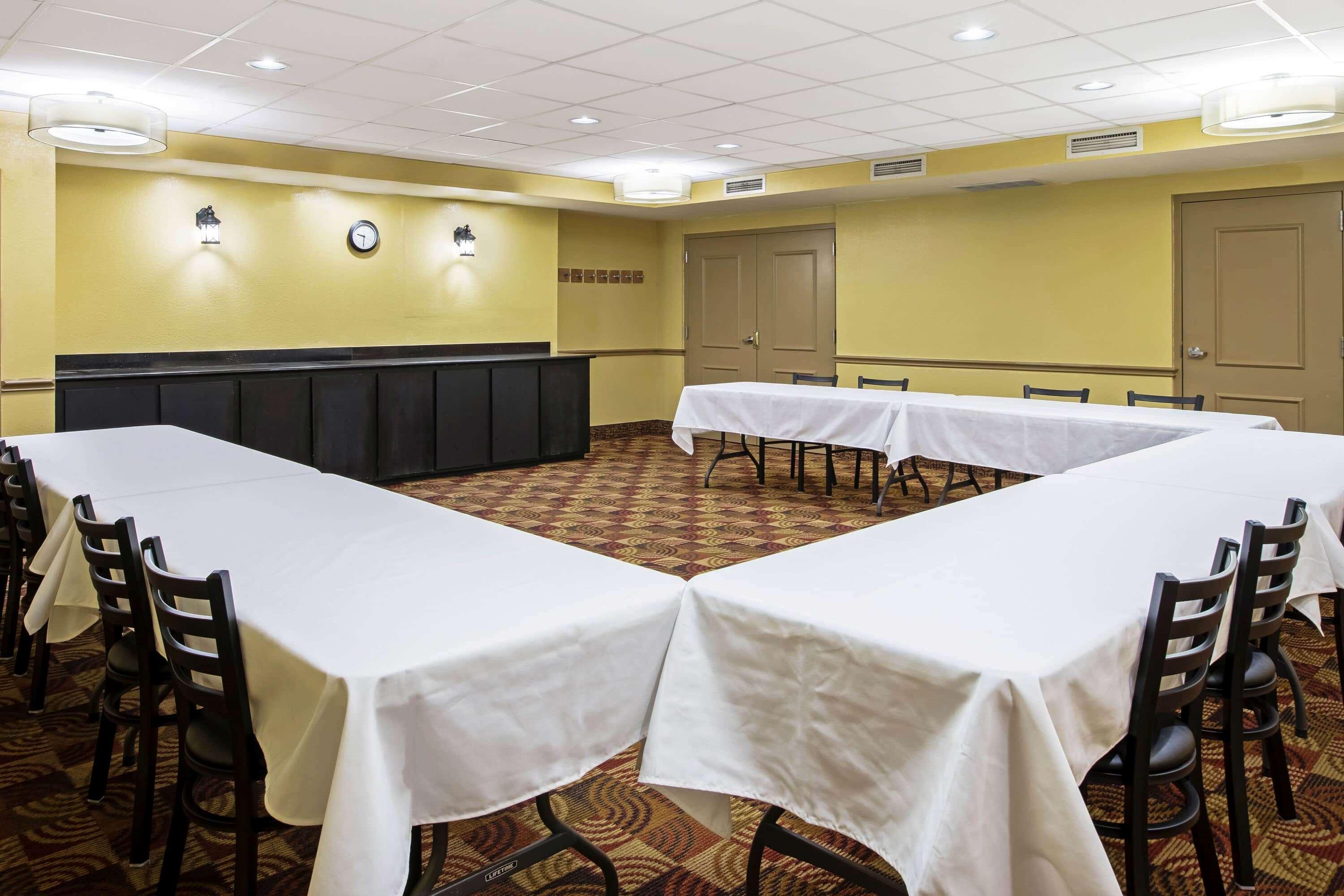La Quinta By Wyndham Salina Hotel Ngoại thất bức ảnh