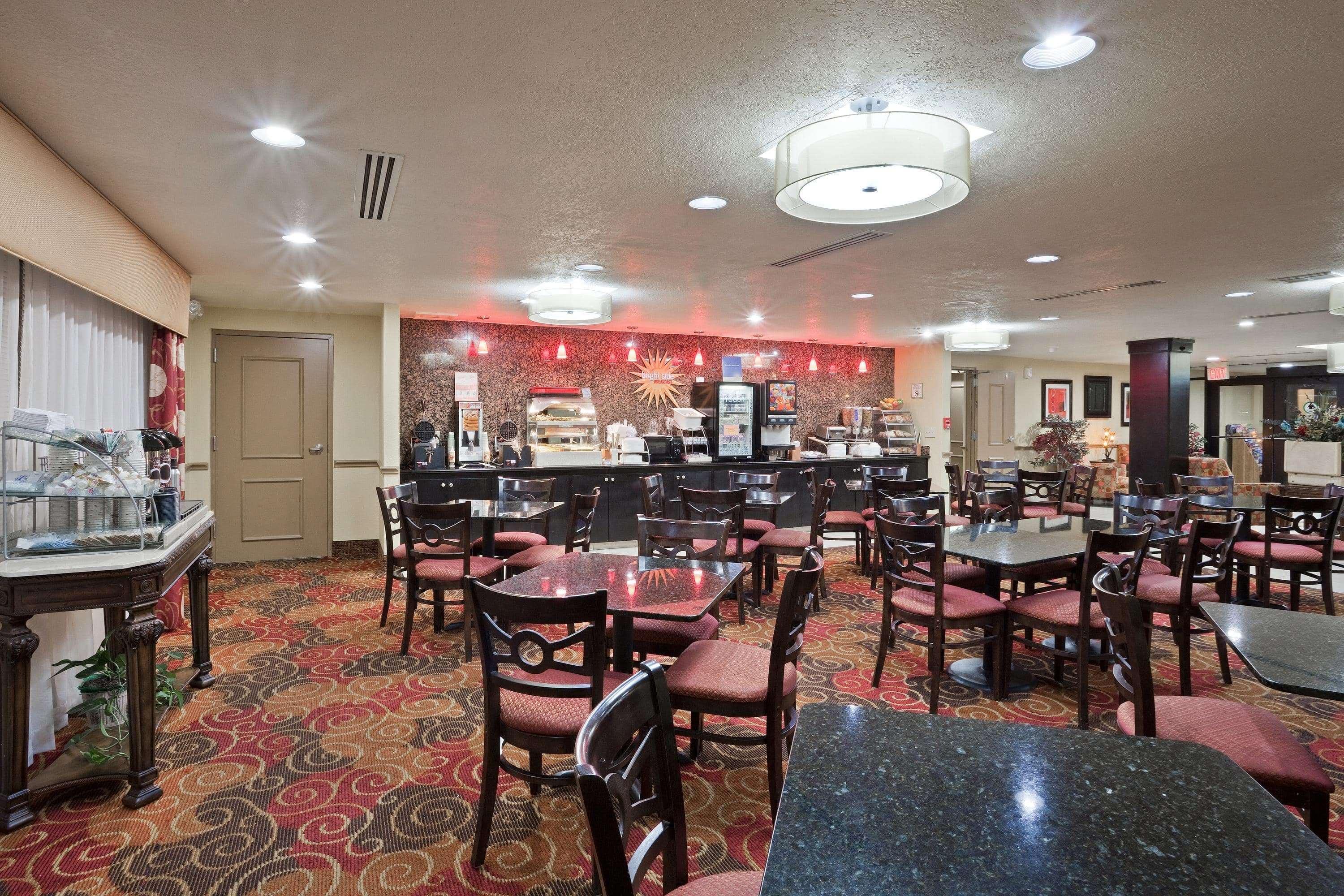 La Quinta By Wyndham Salina Hotel Ngoại thất bức ảnh