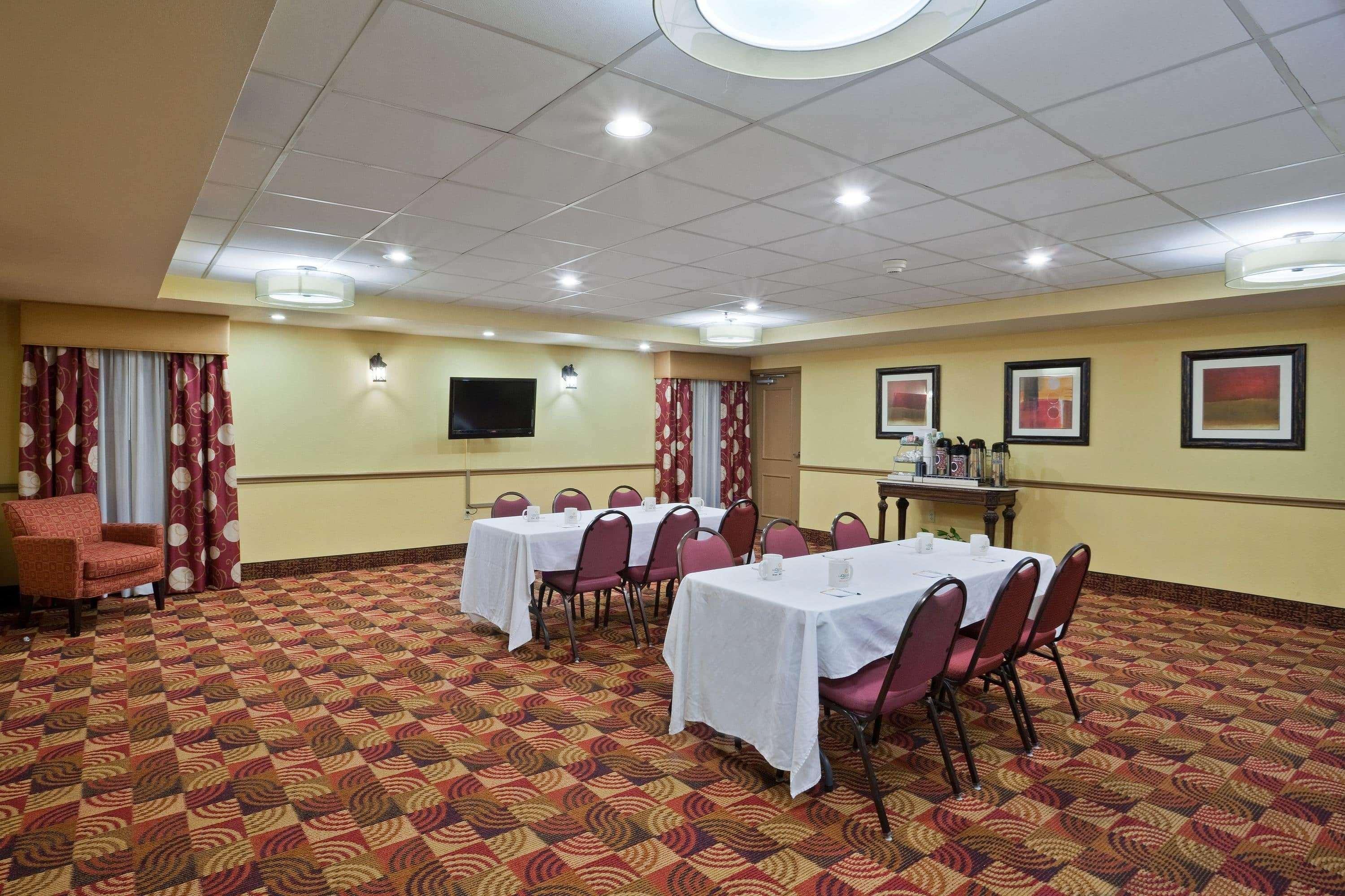 La Quinta By Wyndham Salina Hotel Ngoại thất bức ảnh
