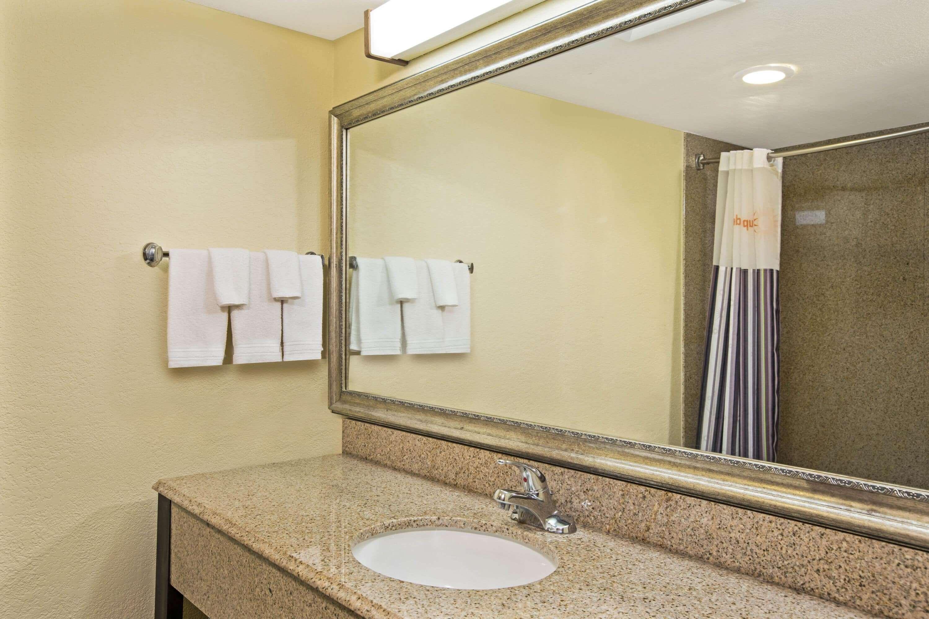 La Quinta By Wyndham Salina Hotel Ngoại thất bức ảnh