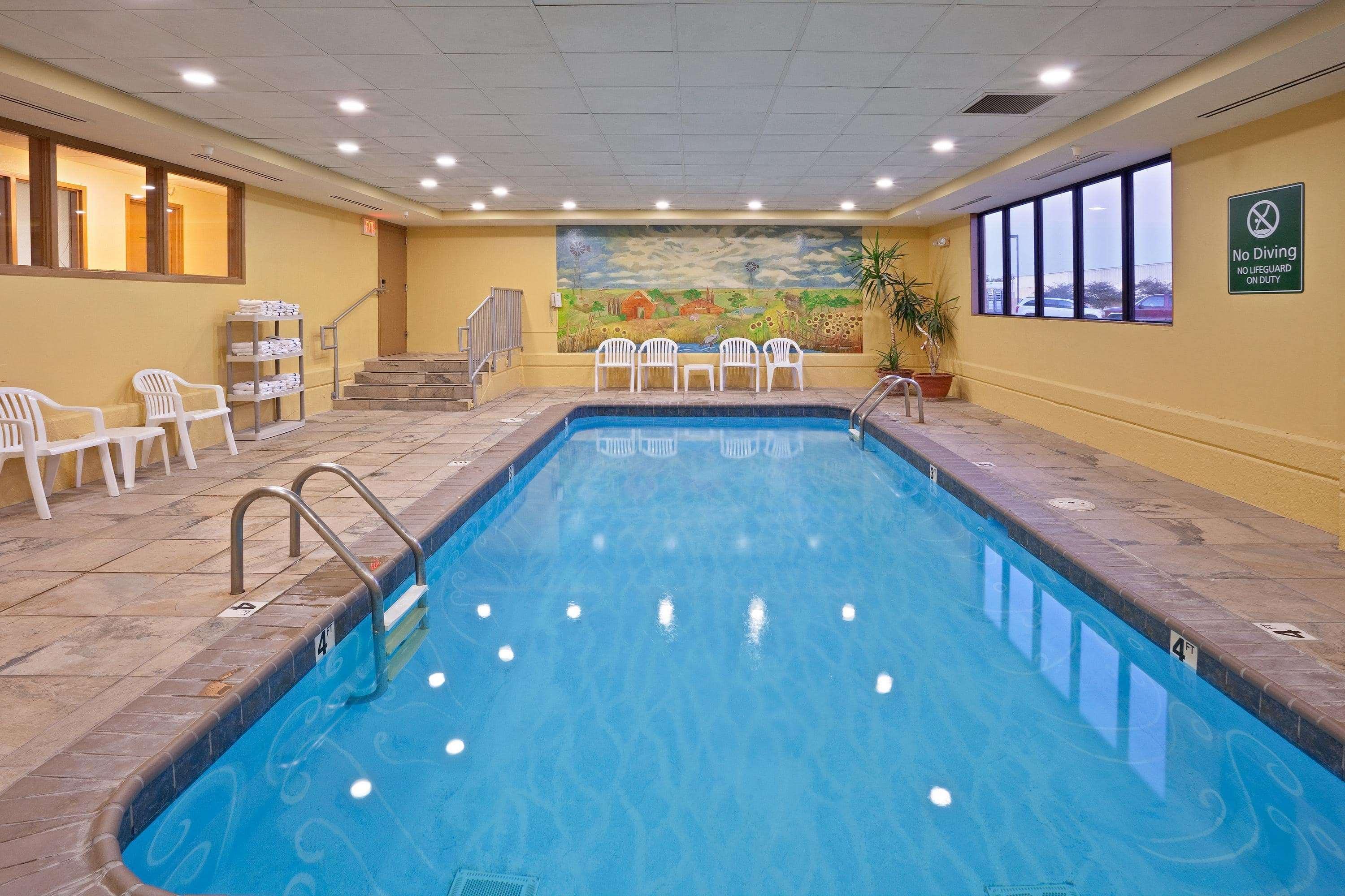 La Quinta By Wyndham Salina Hotel Ngoại thất bức ảnh