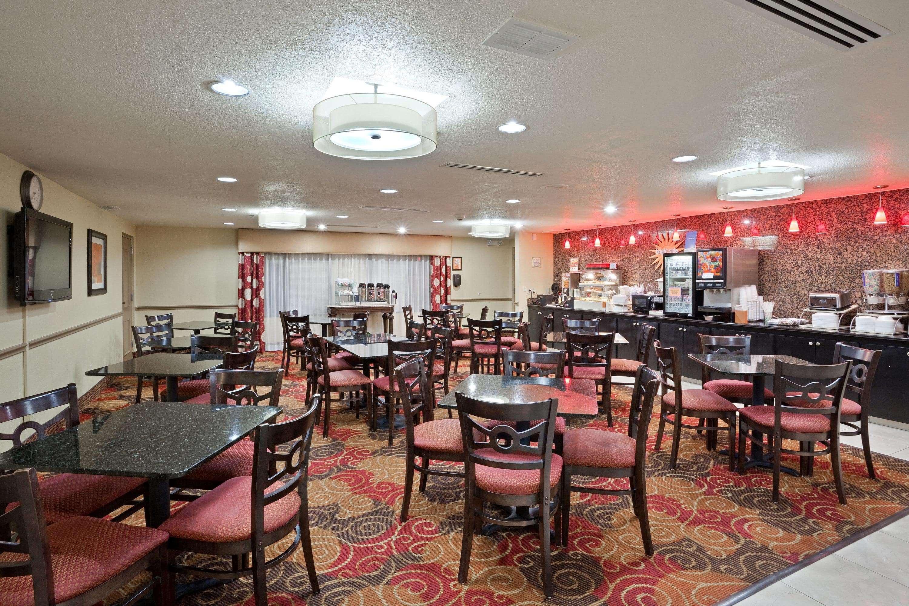La Quinta By Wyndham Salina Hotel Ngoại thất bức ảnh
