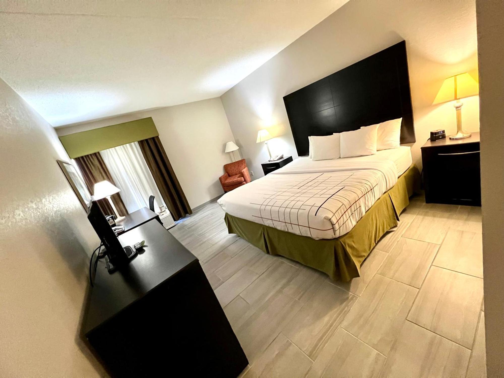 La Quinta By Wyndham Salina Hotel Ngoại thất bức ảnh